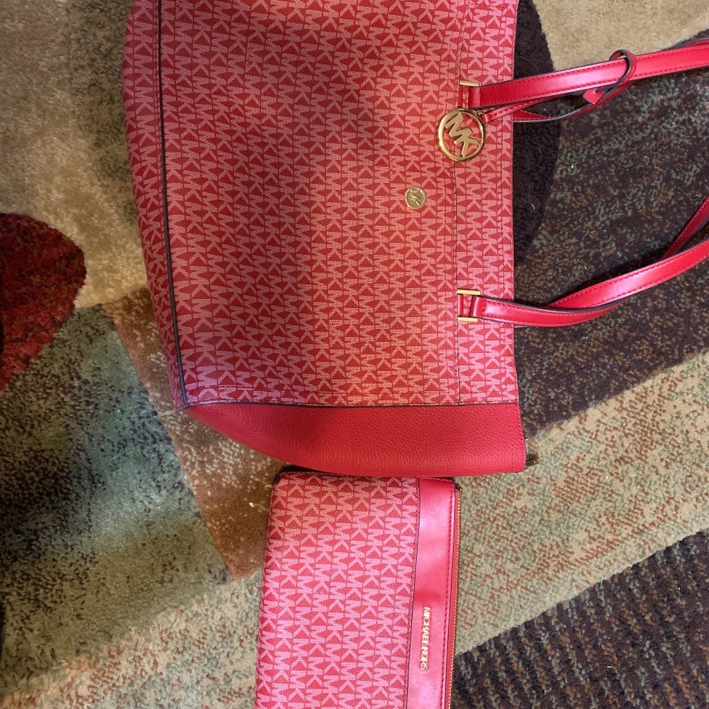 Tote - Picture 1 of 3